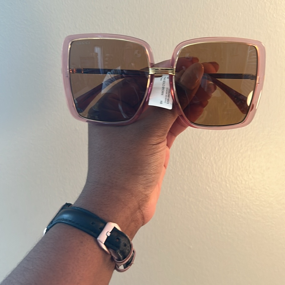 NWT Gucci sunglasses. Comes with case and lens cloth